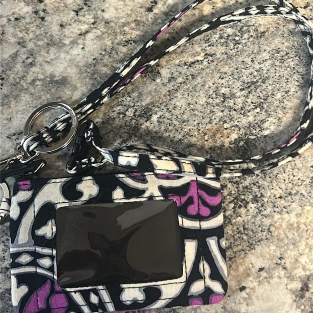 Vera Bradley ID case and lanyard
Excellent condition